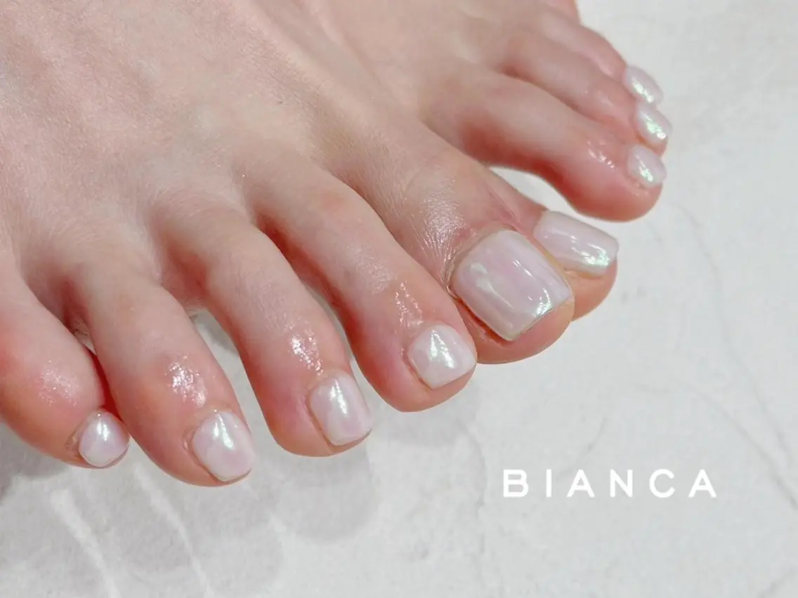 ネイル ミラーネイル ホワイト Bianca . UCHIDAのネイルデザイン