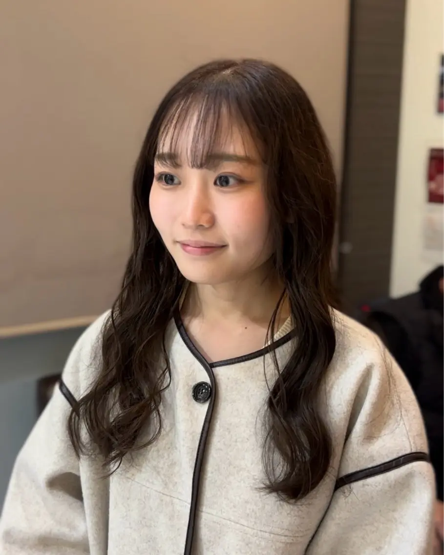 ロング カラー アッシュ アッシュグレー アッシュグレージュ ダークアッシュ グレージュ カット ヘアカラー トリートメント 小野 友暉のヘアスタイル
