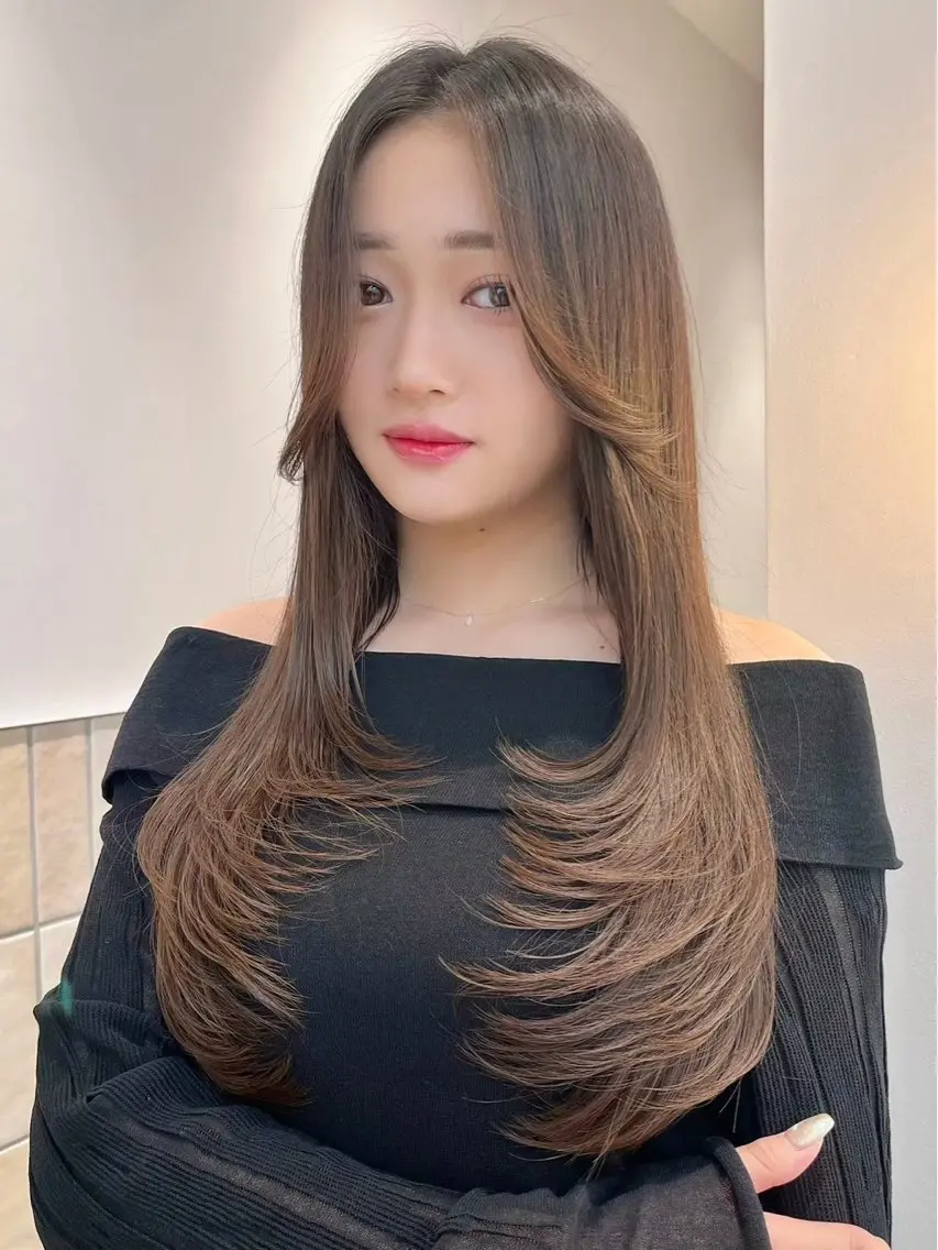ロング 韓国風ヘア レイヤーカット ロング 小顔カット カット 縮毛矯正 トリートメント 縮毛矯正 ミディアム レイヤー 顔周り金山のヘアスタイル