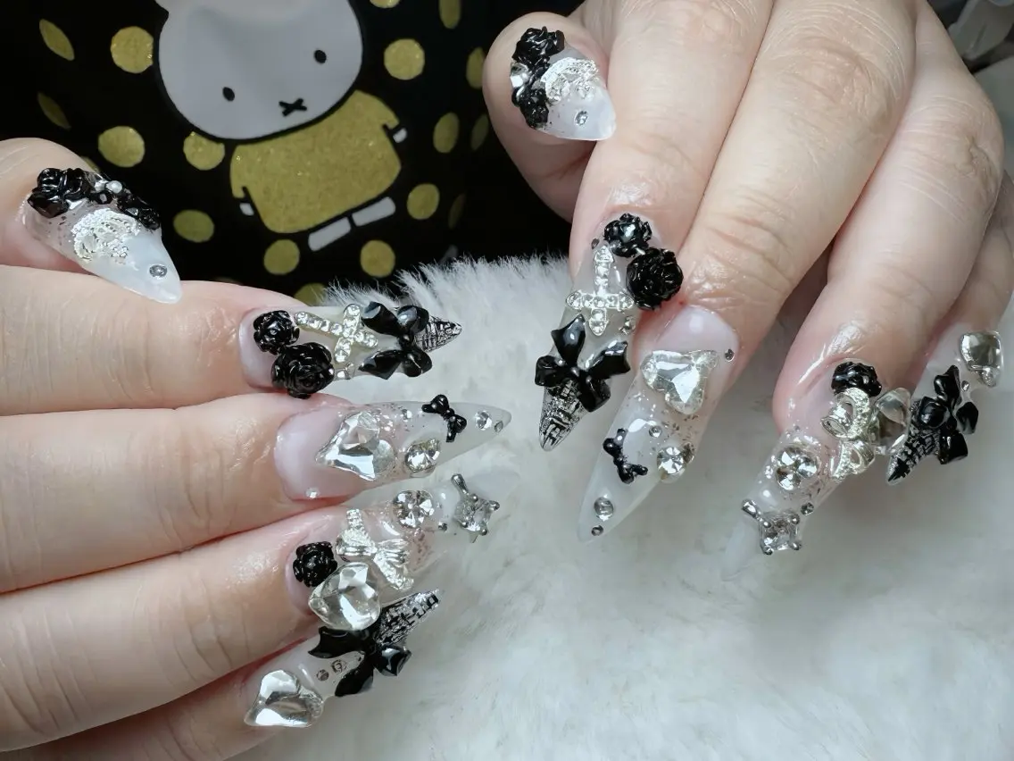 ネイル アニマル柄 ボルドー ブラウン チークネイル フレンチネイル ハンドネイル Rin Nail 新大久保店のネイルデザイン