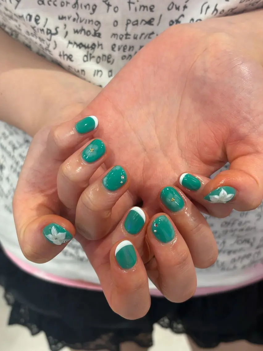 ネイル SHELLTOKYO Hana🌺のネイルデザイン