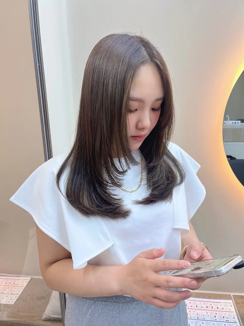 セミロング カラー パーマ カット ヘアカラー トリートメント 《柔らかhair𓍯 》木村美姫のヘアスタイル