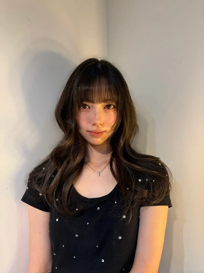 ロング カラー 志柿 虹花のヘアスタイル