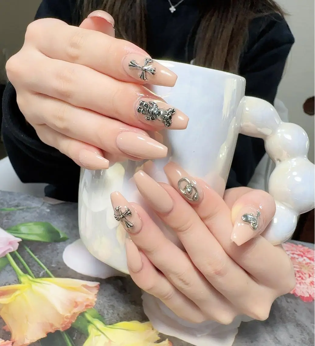 ネイル C ✨Mのネイルデザイン