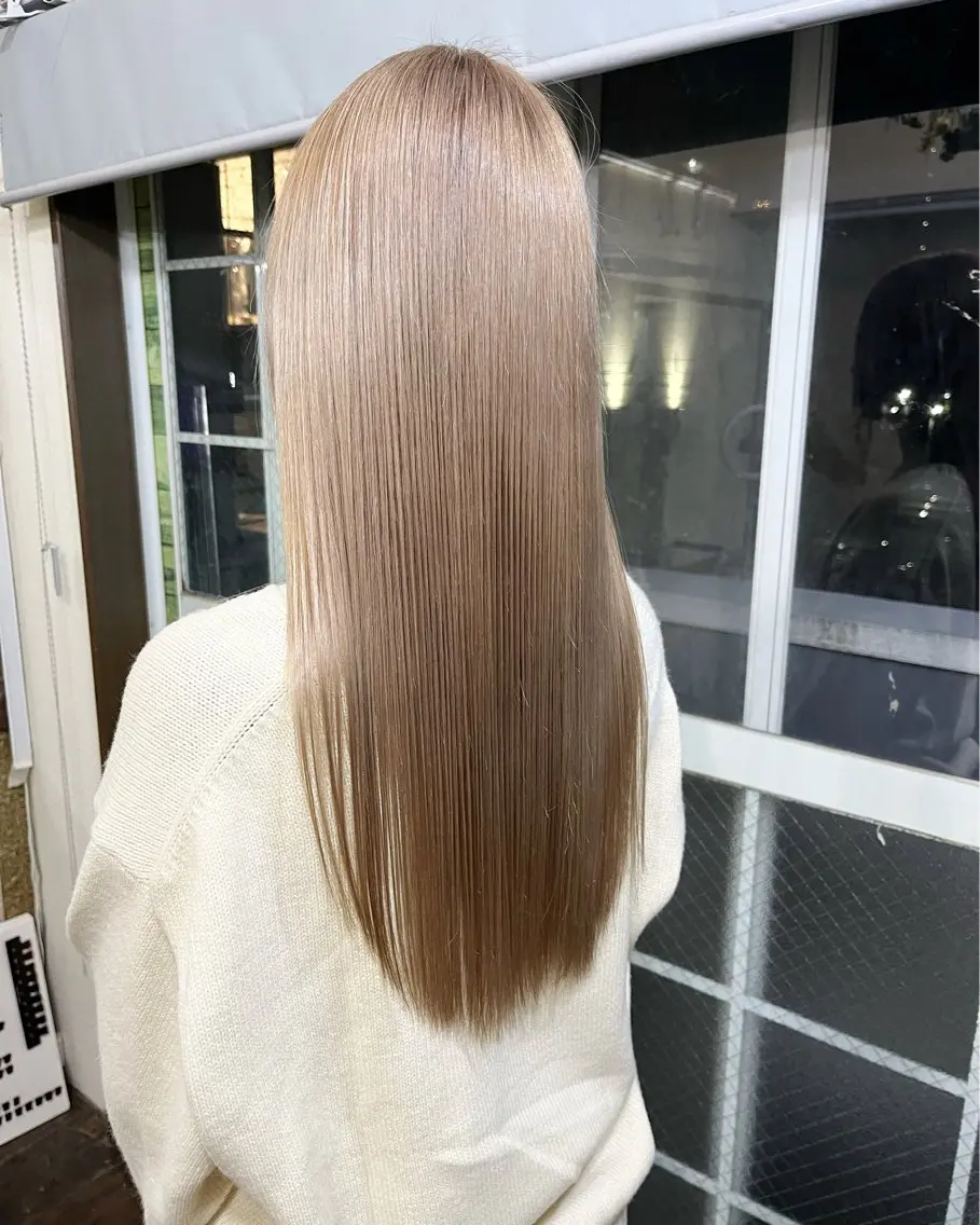 セミロング カラー ベージュカラー ブリーチ 渡辺 健太のヘアスタイル