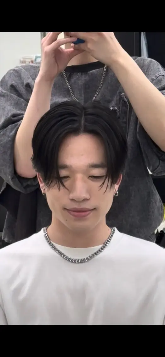 メンズ センターパート カット ヘアセット 岡部 琉斗のヘアスタイル
