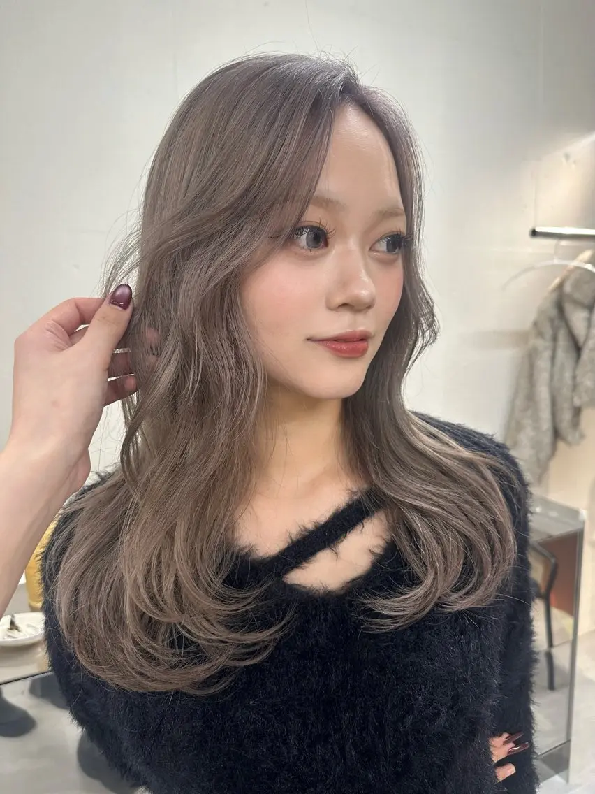セミロング カラー ブリーチ グレージュ ミルクティーグレージュ ヘアカラー デザインカラー💖/ ヘアセット/manaのヘアスタイル