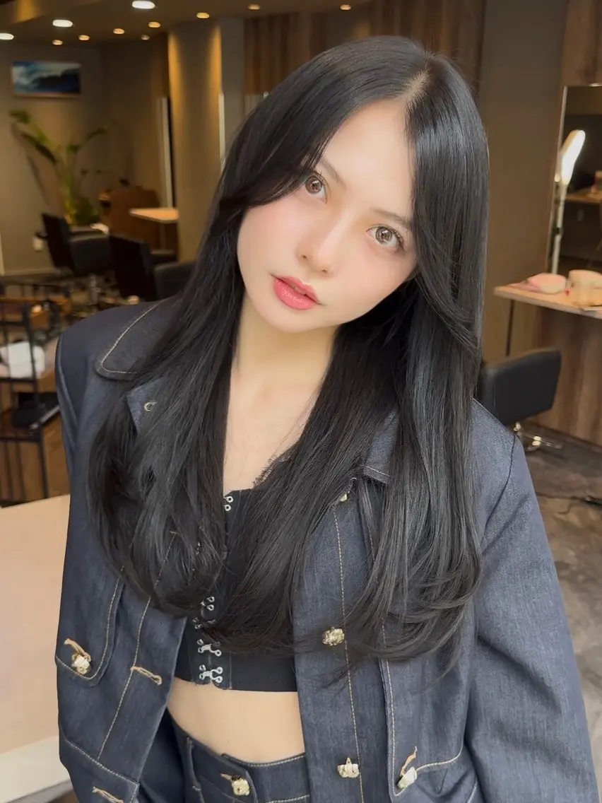 ロング カラー アッシュ 黒髪 ヘアカラー 🇺🇸海外デザイン iCON TOKYOのヘアスタイル