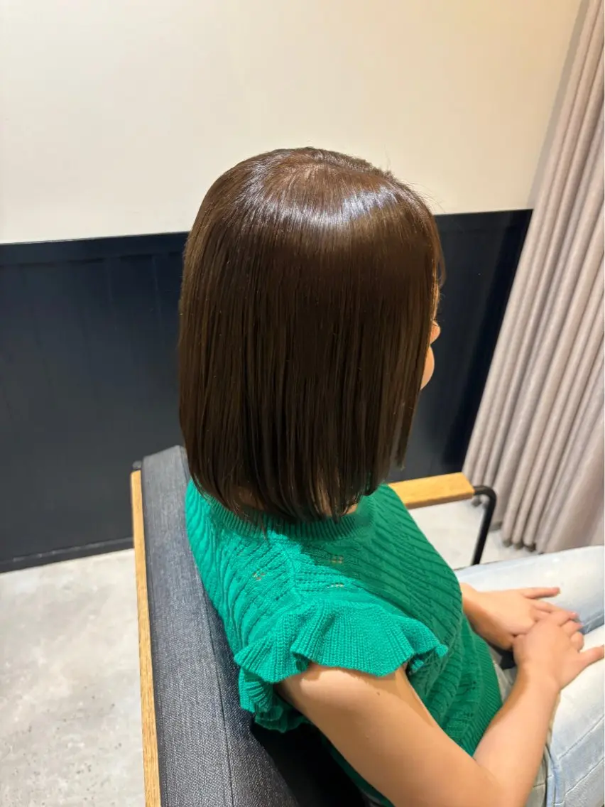 ショート カラー ヒルタ シオリのヘアスタイル