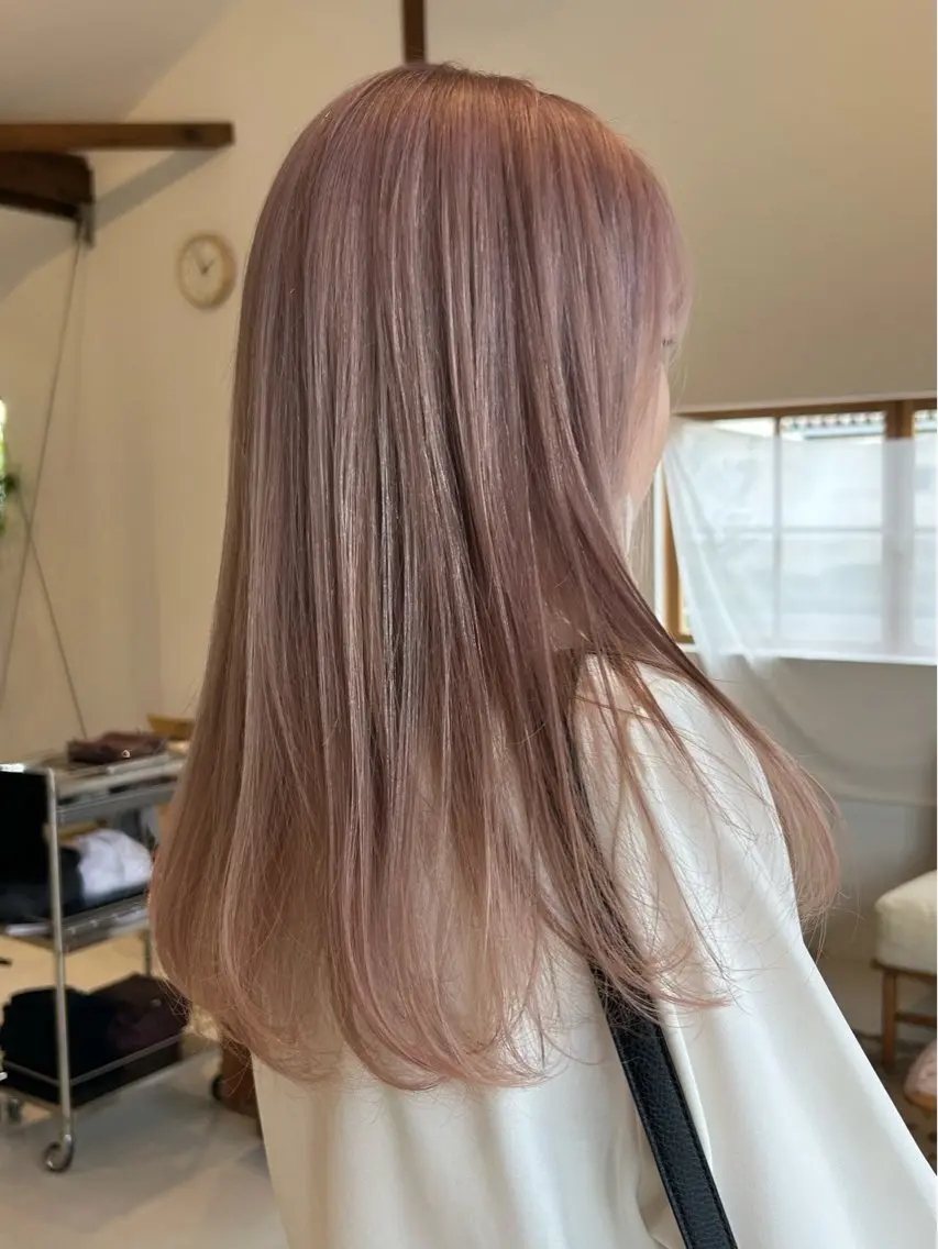 ロング Fujii Naoのヘアスタイル
