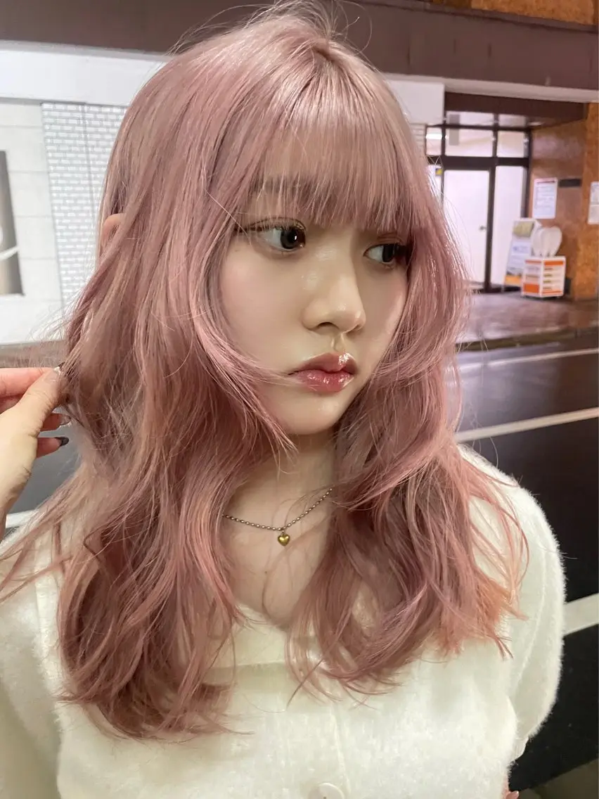 ロング カラー ヘアカラー mio レイヤー／ベージュのヘアスタイル