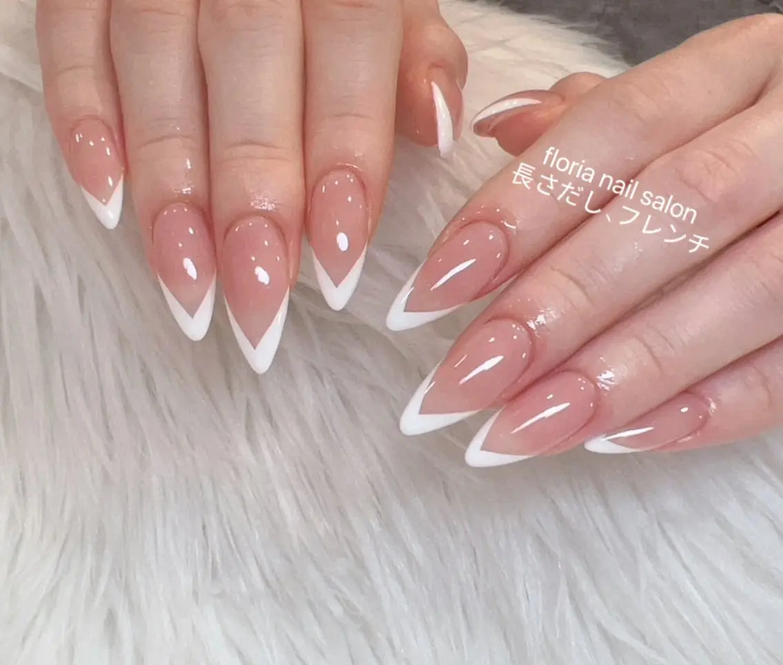 ネイル オーロラネイル チークネイル ドット フットネイル フレンチネイル ハンドネイル Floria nail salonのネイルデザイン