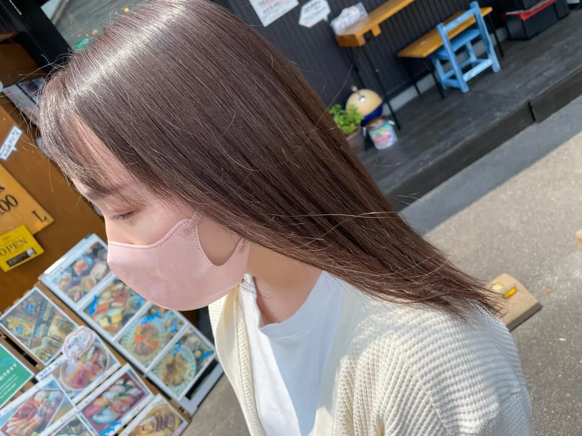 セミロング カラー ブラウンカラー 透明感カラー ナチュラルブラウン JowA✂︎ 目片夏実のヘアスタイル