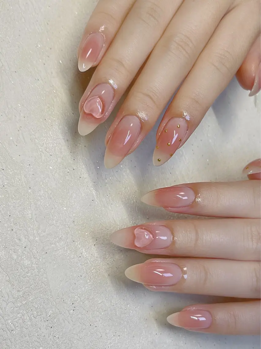 ネイル チークネイル Minami Nailのネイルデザイン
