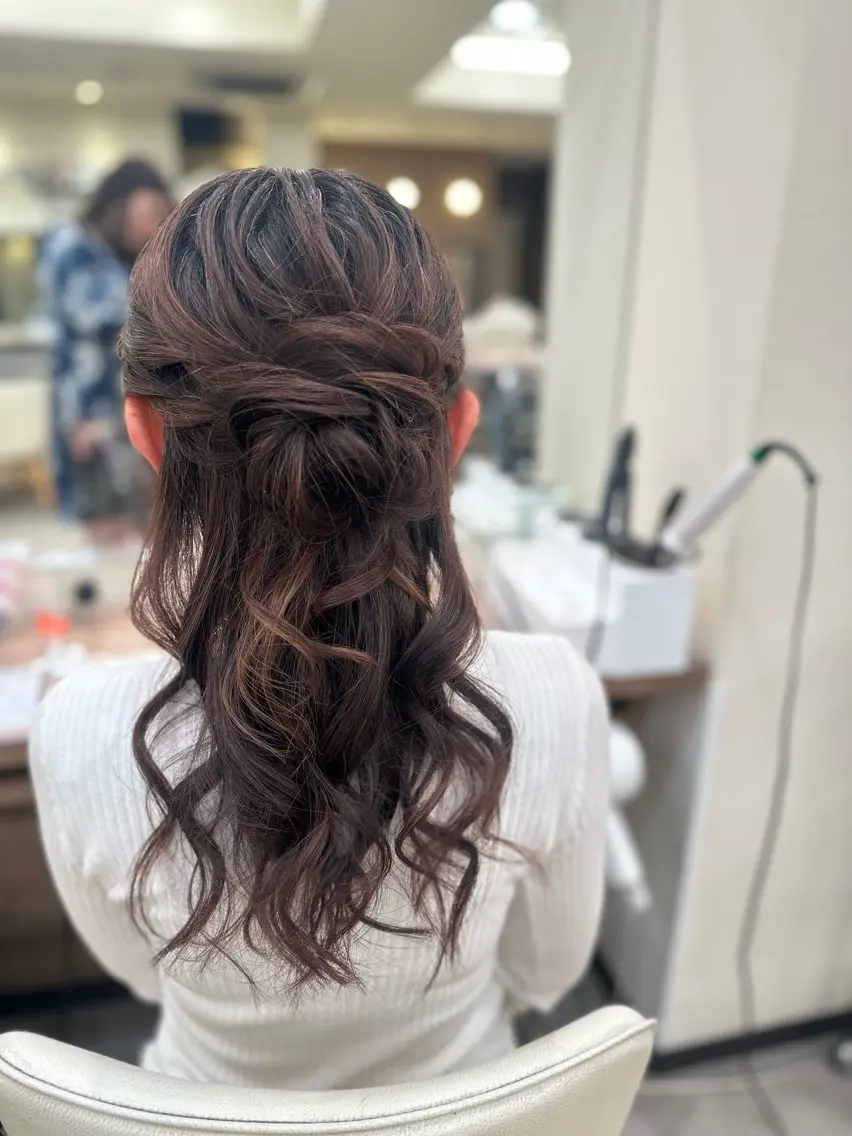 セミロング ヘアアレンジ ハーフアップ お団子ヘア 山本 かおりのヘアスタイル