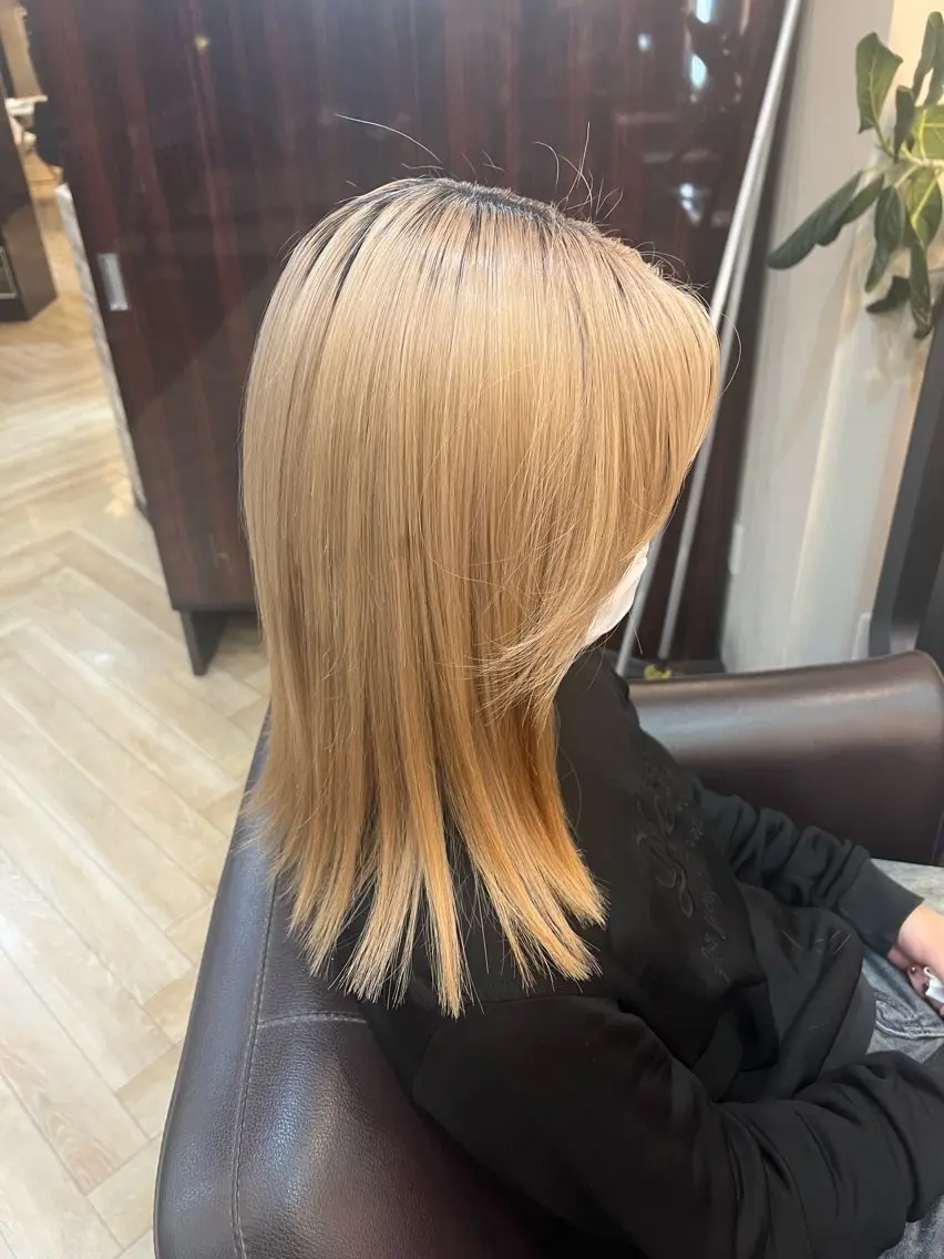 セミロング 顔まわりレイヤー 顔周りカット レイヤーカット シャローネ池袋 【れいな】のヘアスタイル