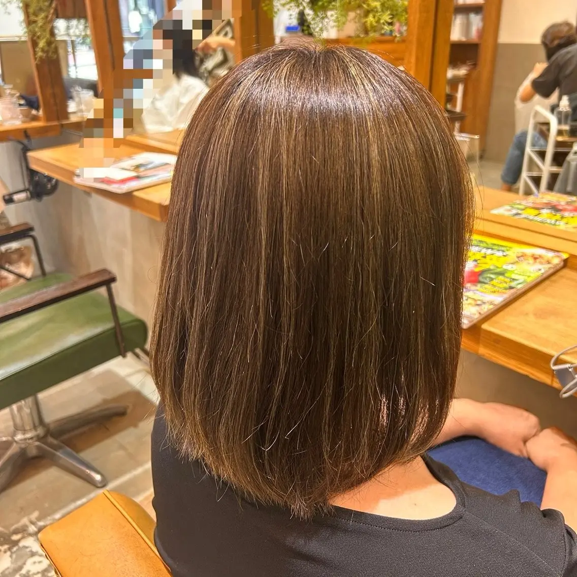 ミディアム カラー カット ヘアカラー トリートメント 若狭 彩花のヘアスタイル