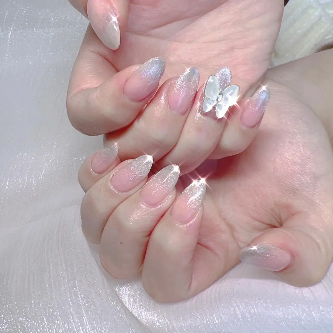 ネイル オーロラネイル フットネイル フレンチネイル ジェルネイル 韓国ネイル ハンドネイル ハンドケア 【ENサロン】 Rei🎀Nailのネイルデザイン
