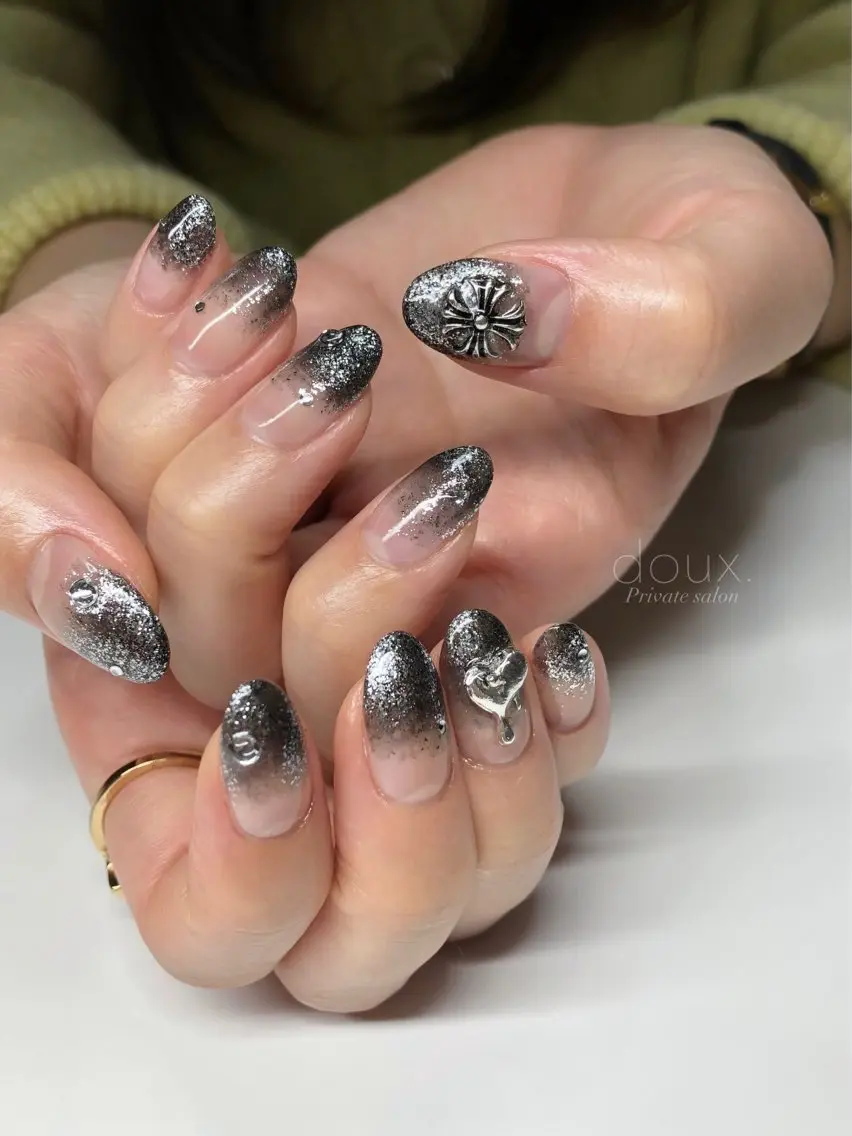 ネイル フラッシュネイル フレンチネイル 韓国ネイル マグネットネイル ミラーネイル doux. nailのネイルデザイン
