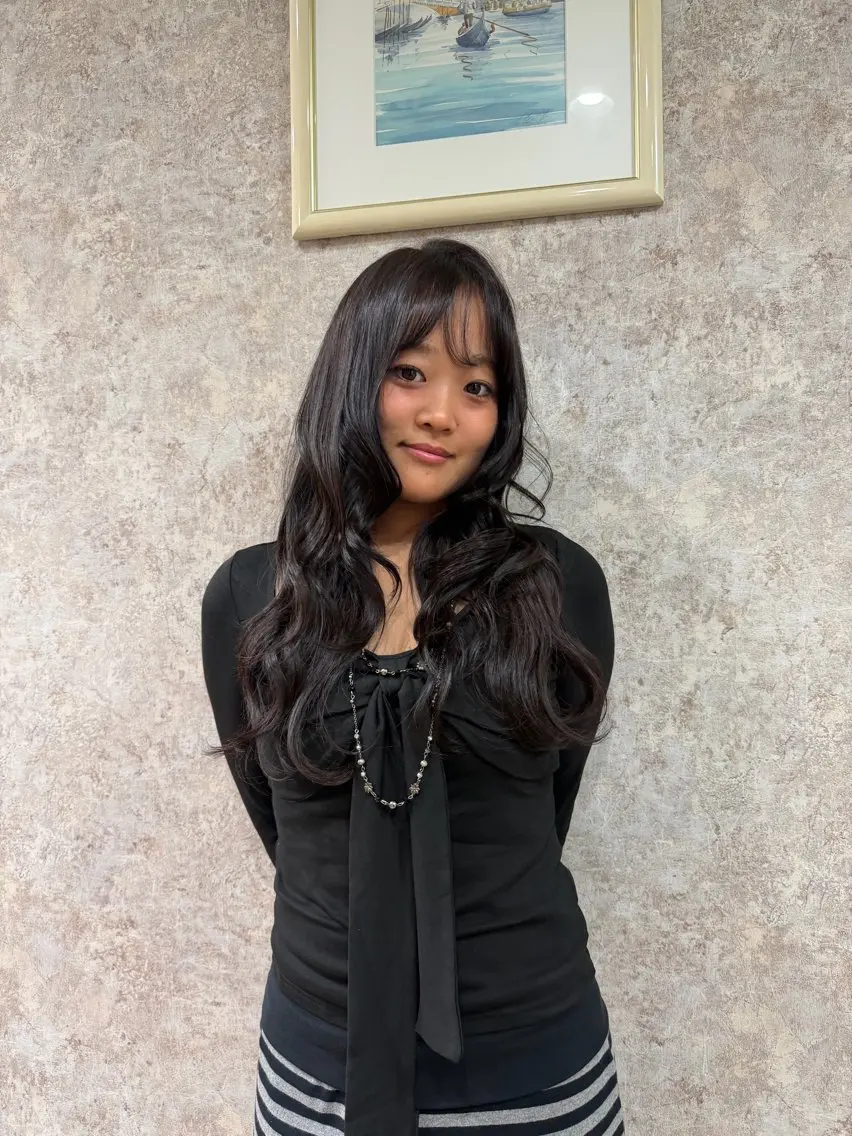 ロング カラー ヘアカラー 岡山 紗里奈のヘアスタイル