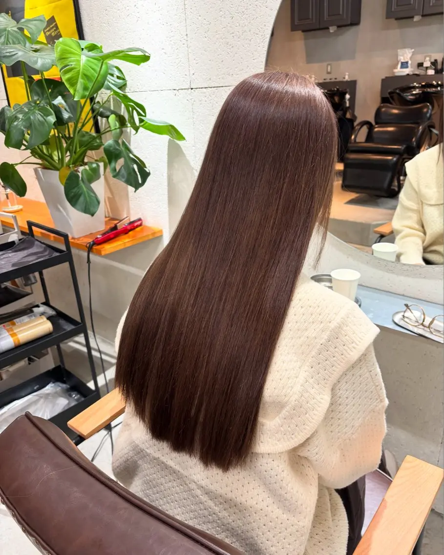 ロング カラー ブラウンカラー チョコレートブラウン カット ヘアカラー オカベ ショウマのヘアスタイル