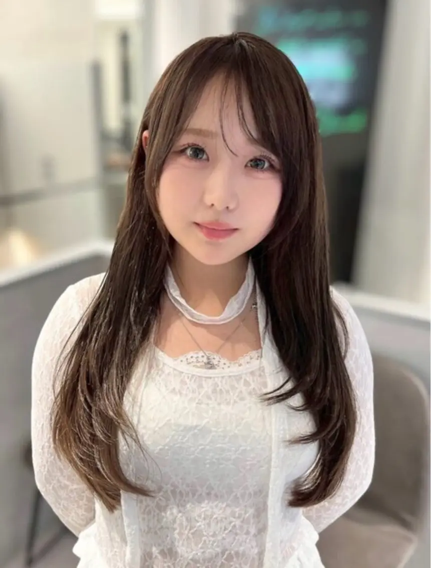 ロング カラー ヘアカラー 西村 理伽のヘアスタイル