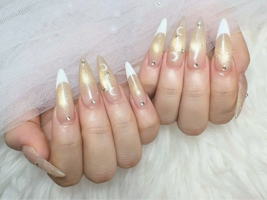 ネイル ハンドネイル ROSIE LEEのネイルデザイン