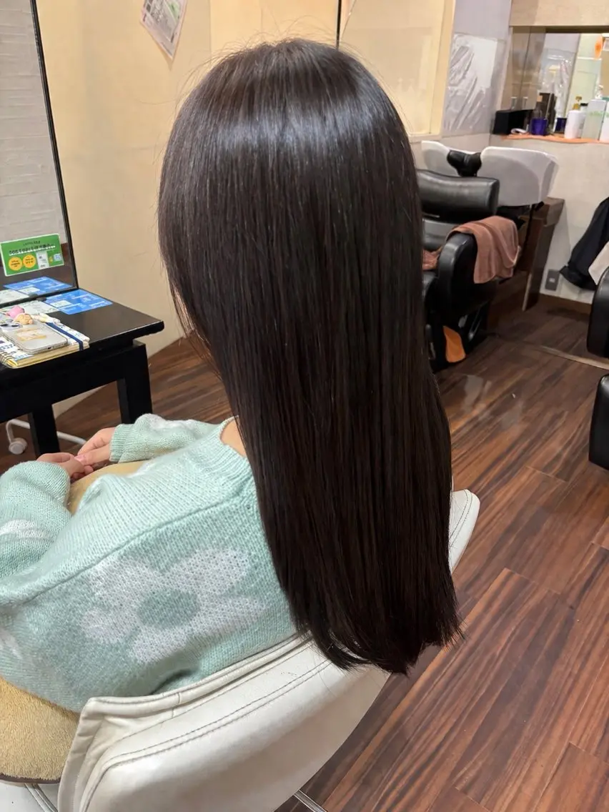 セミロング カラー ヘアカラー ヘッドスパ 岡崎 美紀のヘアスタイル