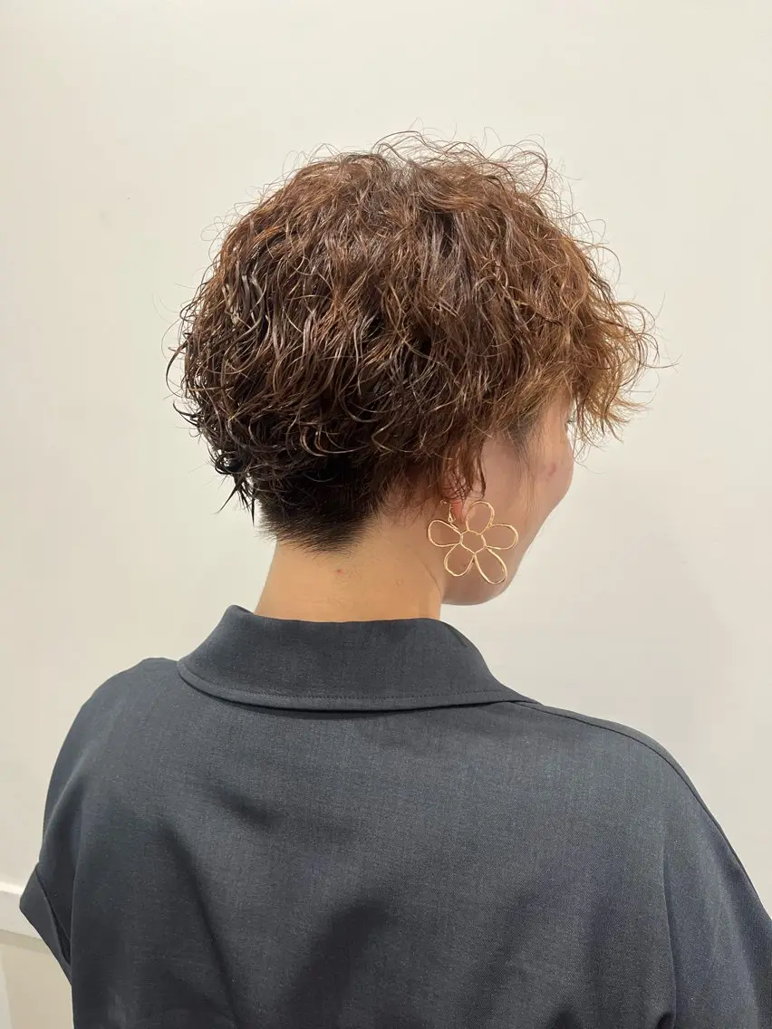 ショート パーマ 【ただの天才 🎨】のヘアスタイル