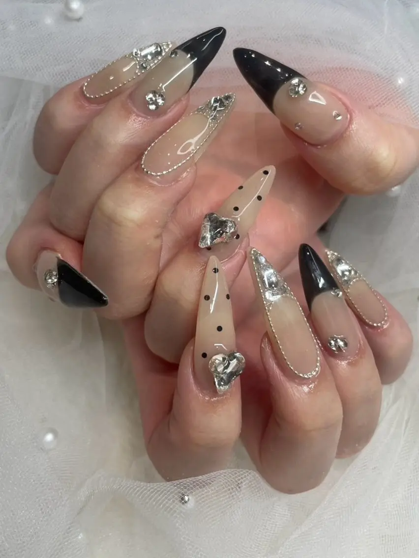 ネイル ハンドネイル I-nailロング /ワンホン/キラキラのネイルデザイン