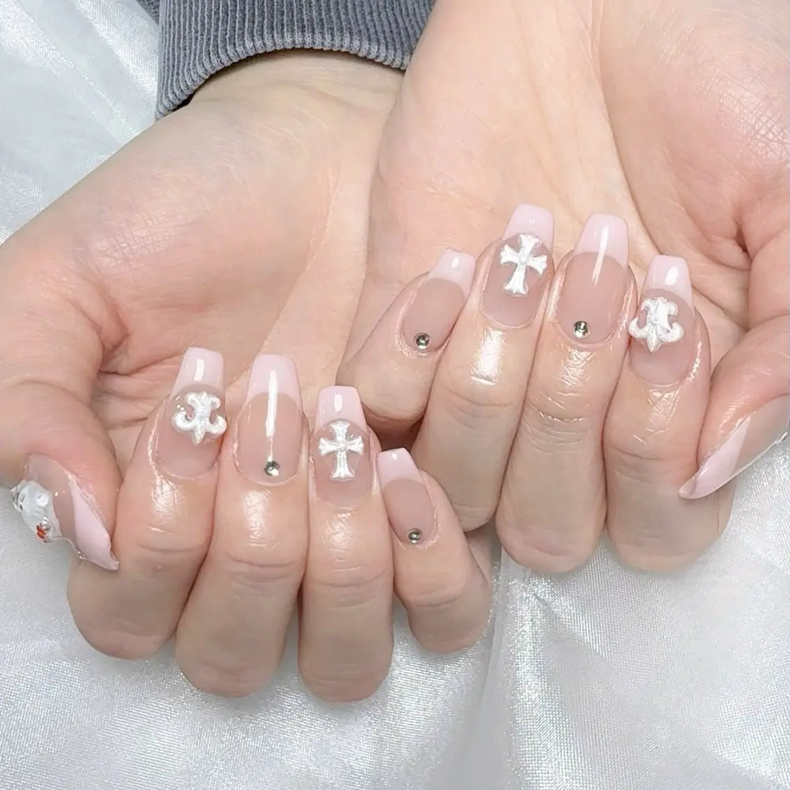 メンズ ネイル メンズ韓国風 アートネイル オーロラネイル ガーリー キラキラネイル ハンドネイル Nail salon 木にいるのネイルデザイン