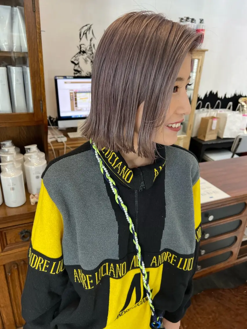 ミディアム カラー ラベンダーカラー LOMARLIE JURIAのヘアスタイル