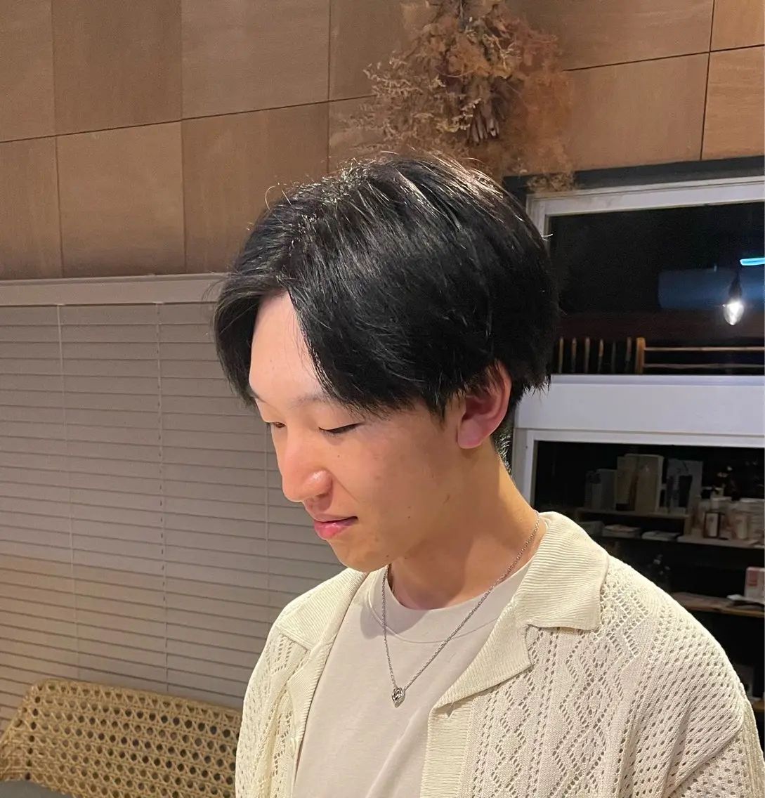 カラー メンズ メンズ就活ヘア 黒髪 ナチュラルブラック ヘアカラー トリートメント 進藤 来実のヘアスタイル