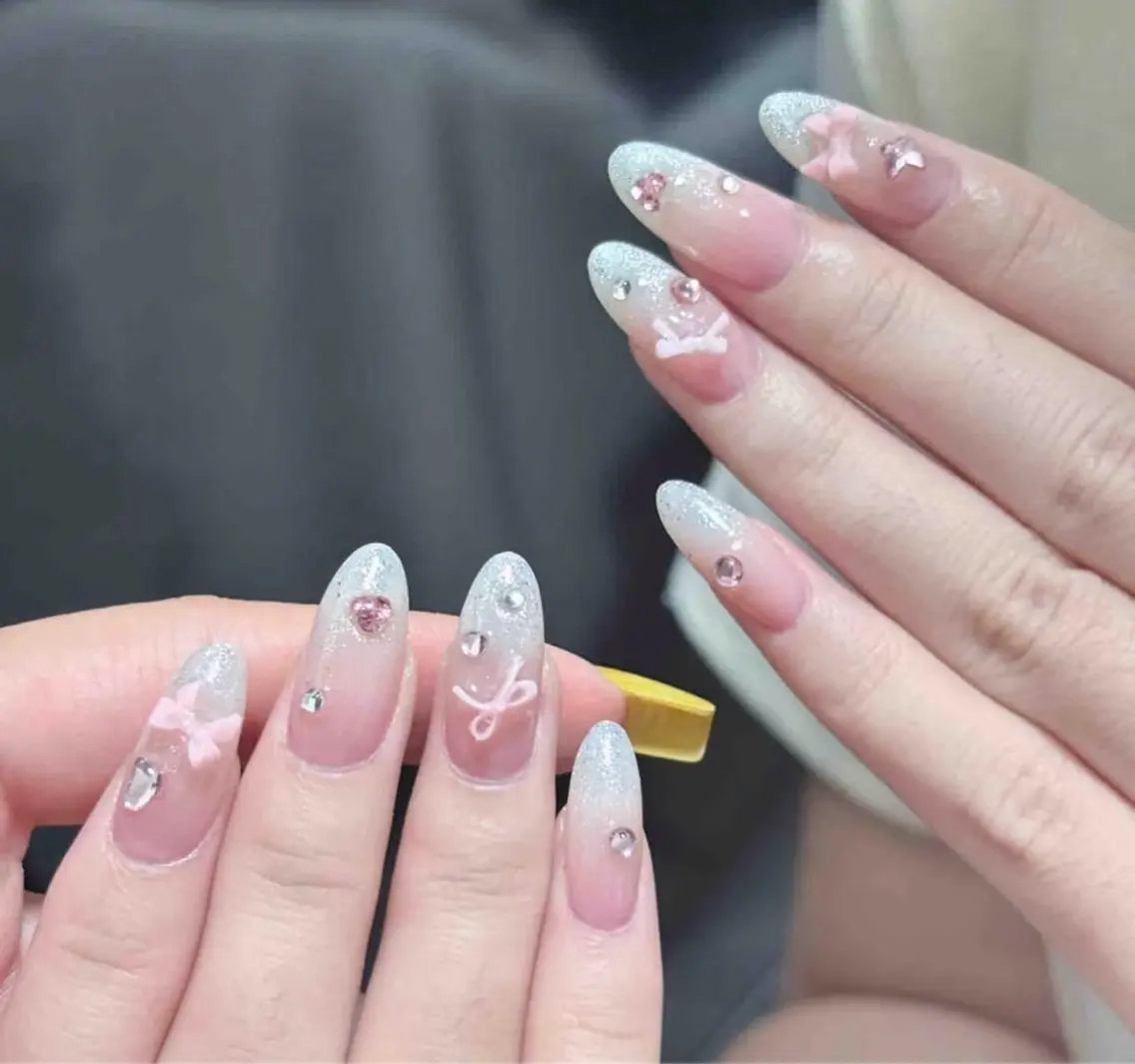 自爪オフ付き🎀リボン付き定額コース🎀色変えできます❣️の写真