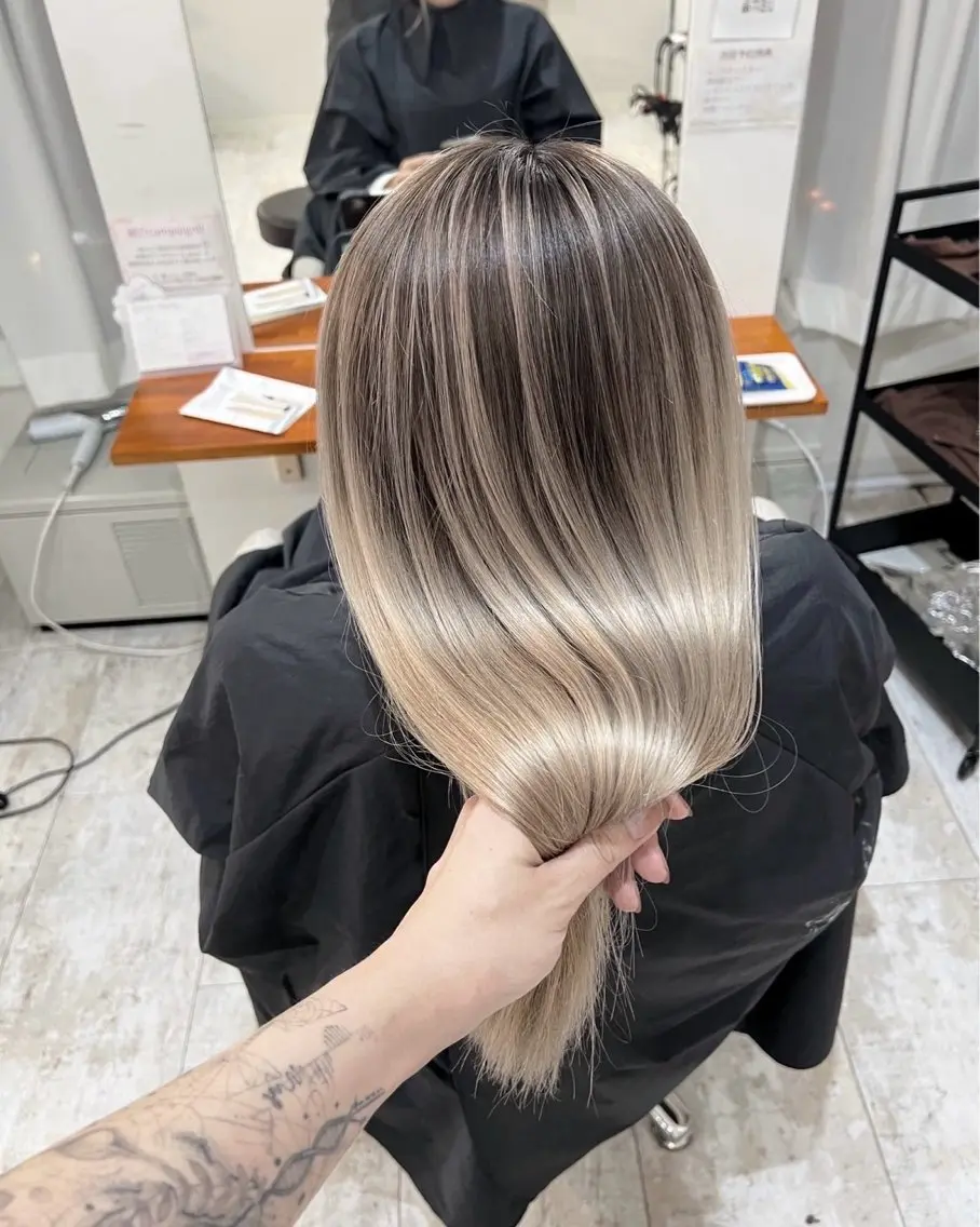 ロング カラー バレイヤージュ グレージュ レイヤーカット 指名数No.1 /NAOYAのヘアスタイル