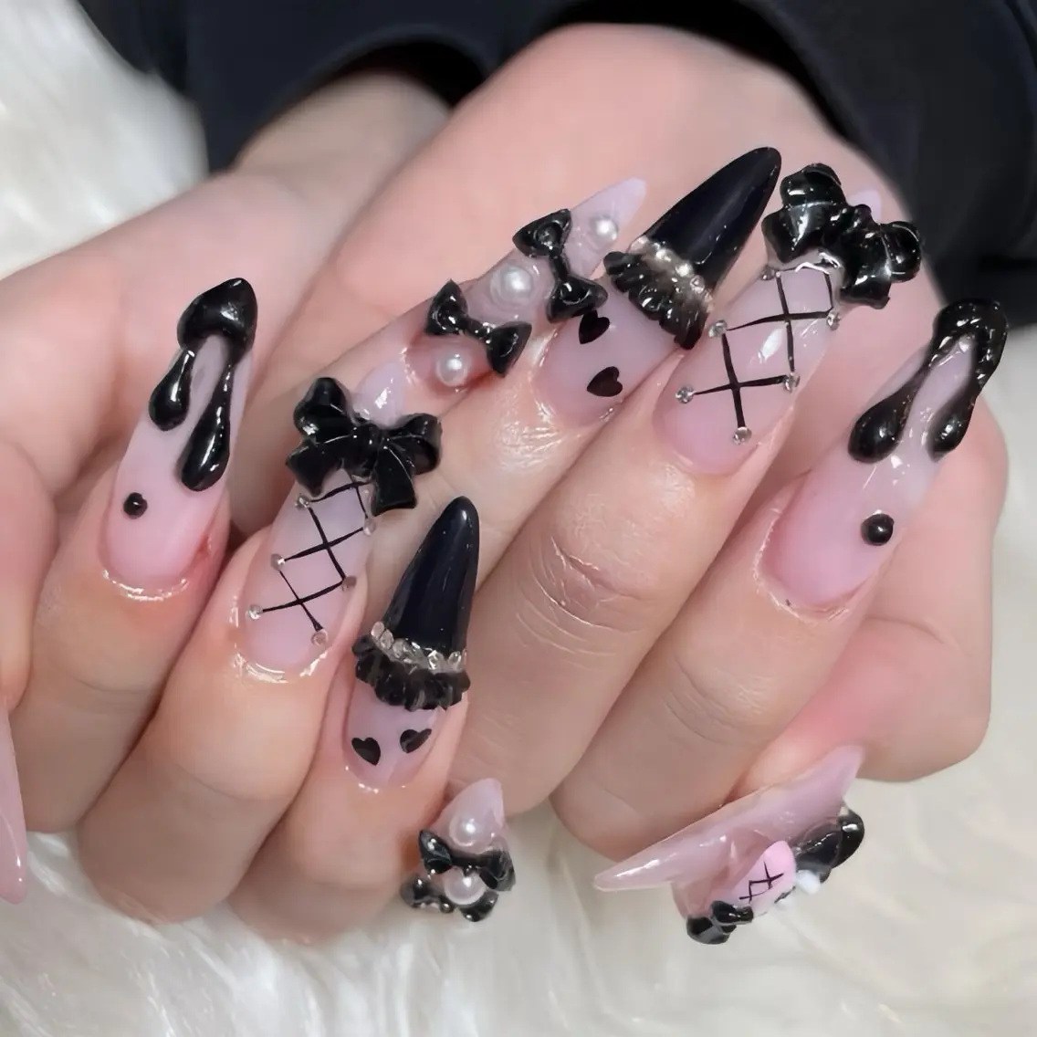 ネイル オーロラネイル チークネイル 桜ネイル クリアネイル ドット ハンドネイル Rin Nail 新大久保店のネイルデザイン