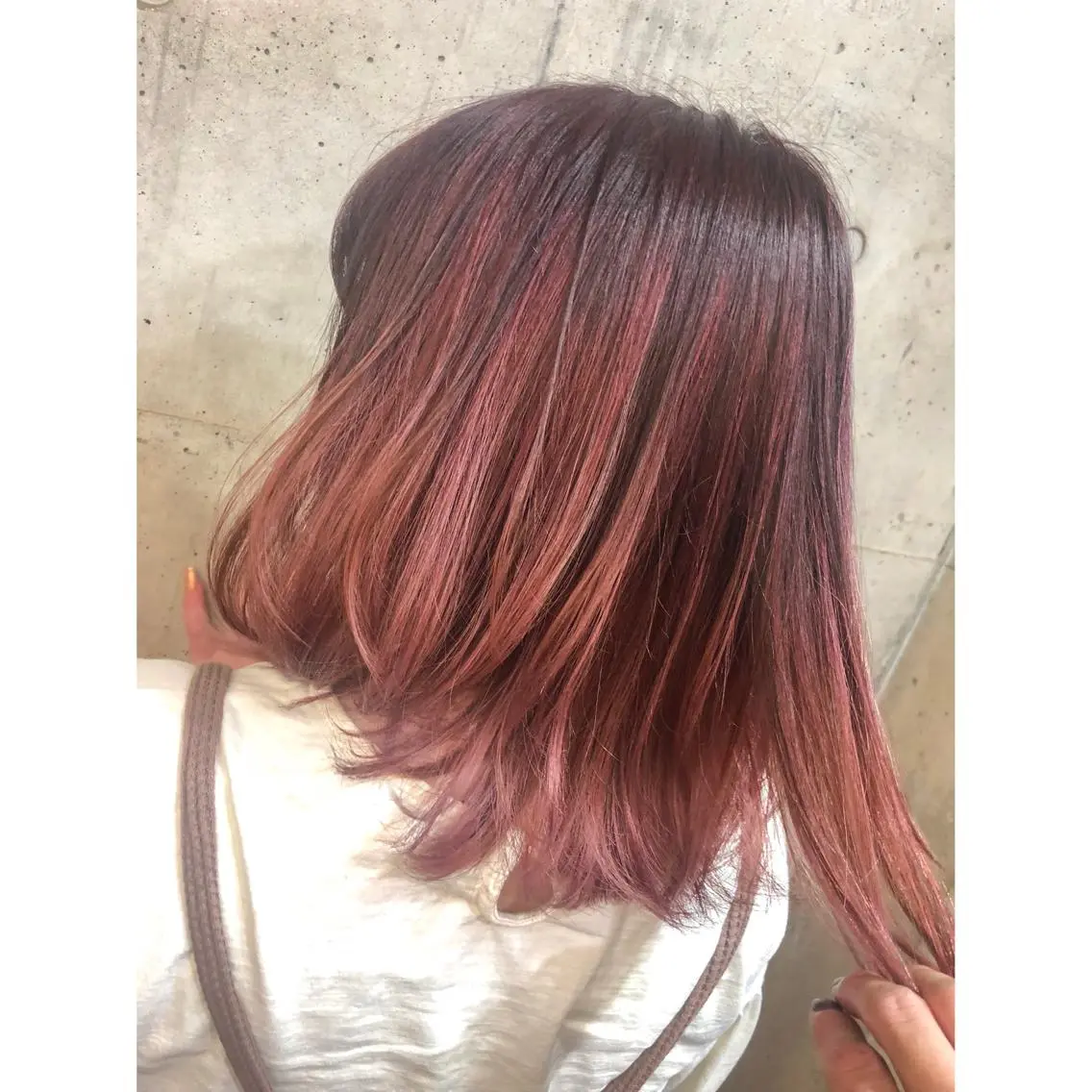 ミディアム カラー グラデーションカラー ハイライトカラー ピンクカラー ハイライト カット ヘアカラー トリートメント ヘアセット センスをお届けします 大谷将生infpのヘアスタイル
