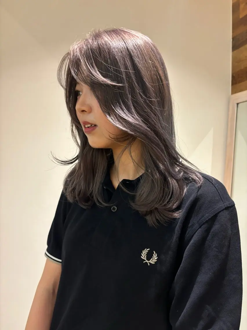 セミロング ヘアカラー 津田 里菜のヘアスタイル