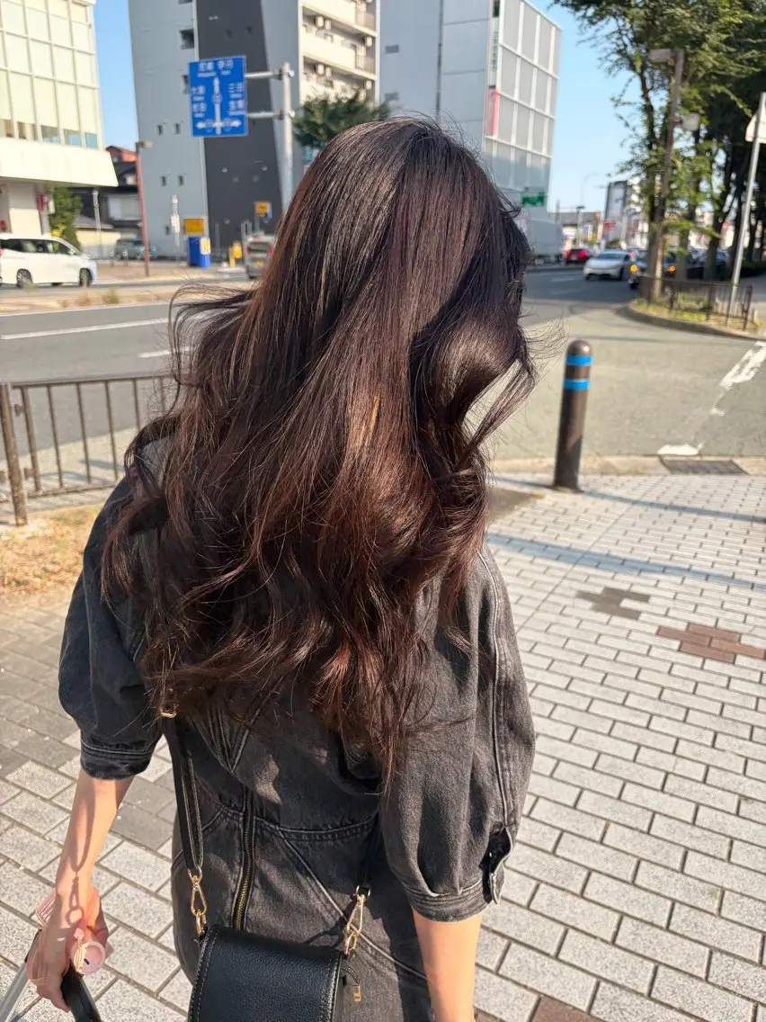 ロング カット ヘアカラー 秋山 莉沙のヘアスタイル