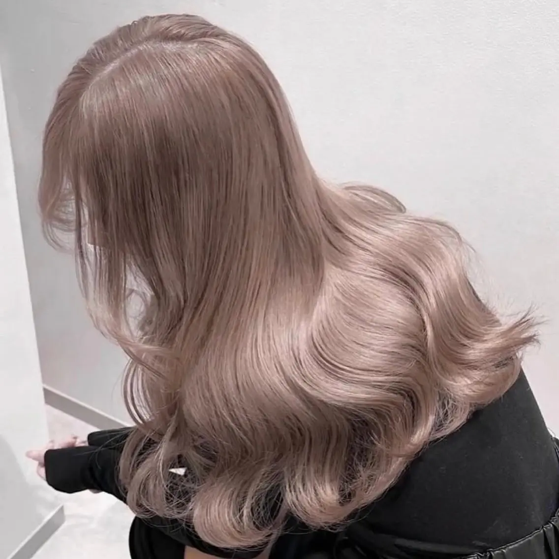 ✨人気No1.ハイトーンブリーチ2回+高保湿トリートメントの写真