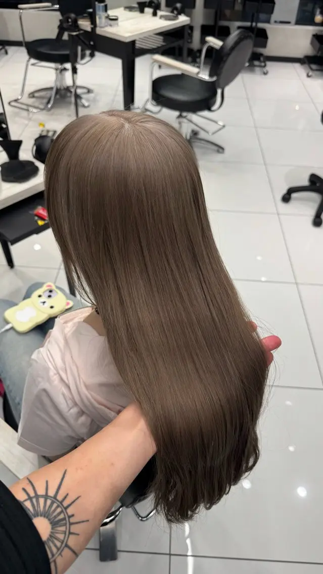 ロング カット ヘアカラー トリートメント 川田大輝 ナチュラルモードのヘアスタイル