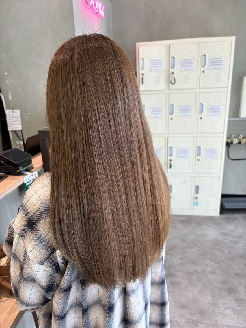ロング カラー ベージュカラー ブリーチ ブリーチなしカラー カット ヘアカラー トリートメント ナルミ ケイスケのヘアスタイル
