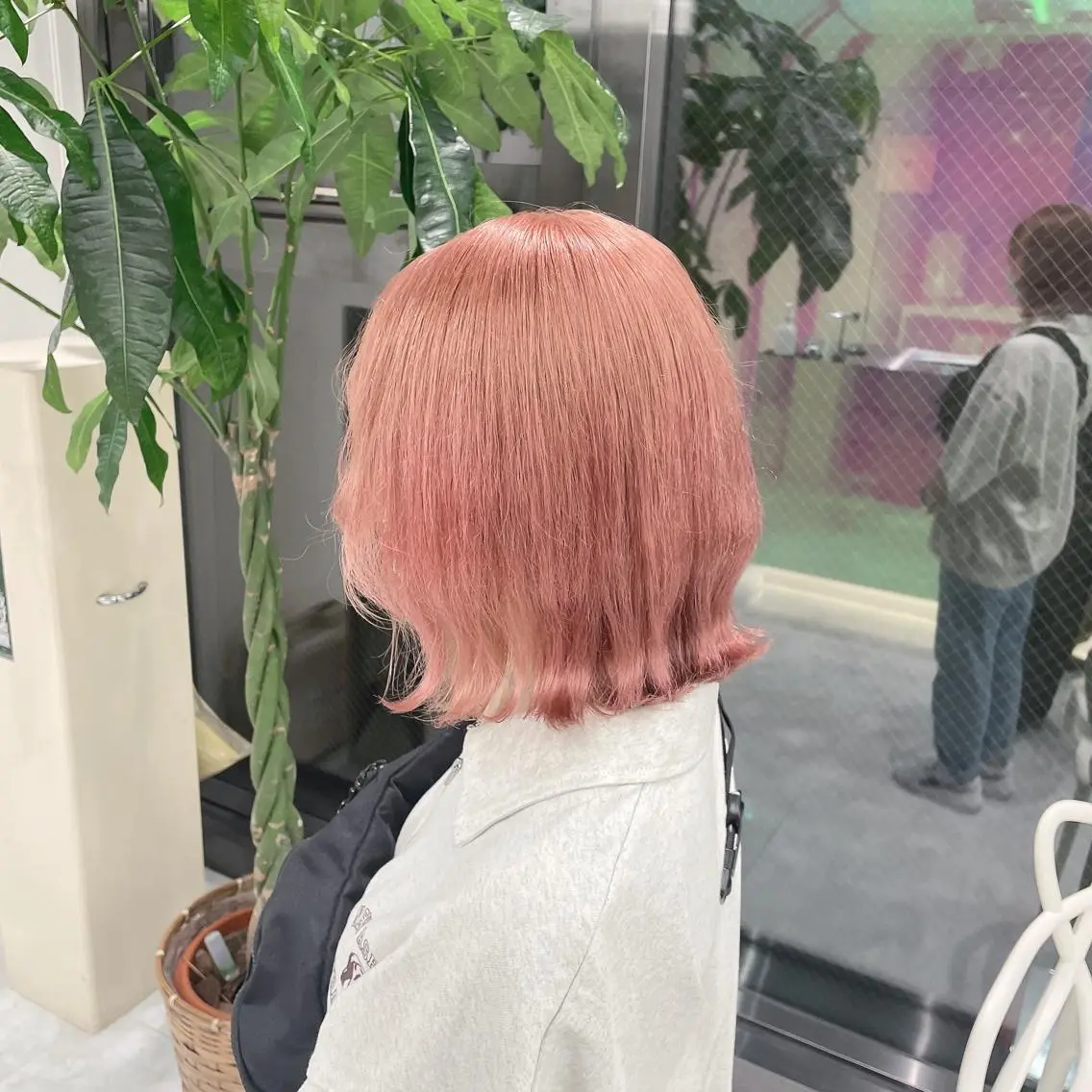 ミディアム カラー ヘアアレンジ ベージュカラー 黒髪 ブリーチ ブルーカラー ブルーブラック 韓国ヘア指名率 No. 1小堀京介のヘアスタイル