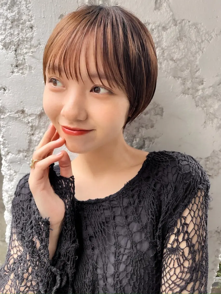 ショート カラー ハイライトカラー ハイライト 韓国レイヤー、 ショートヘア特化のヘアスタイル