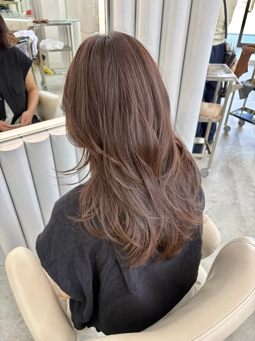ロング カラー グレージュ YUIMARL / 𝐂𝐇𝐈𝐊𝐀のヘアスタイル