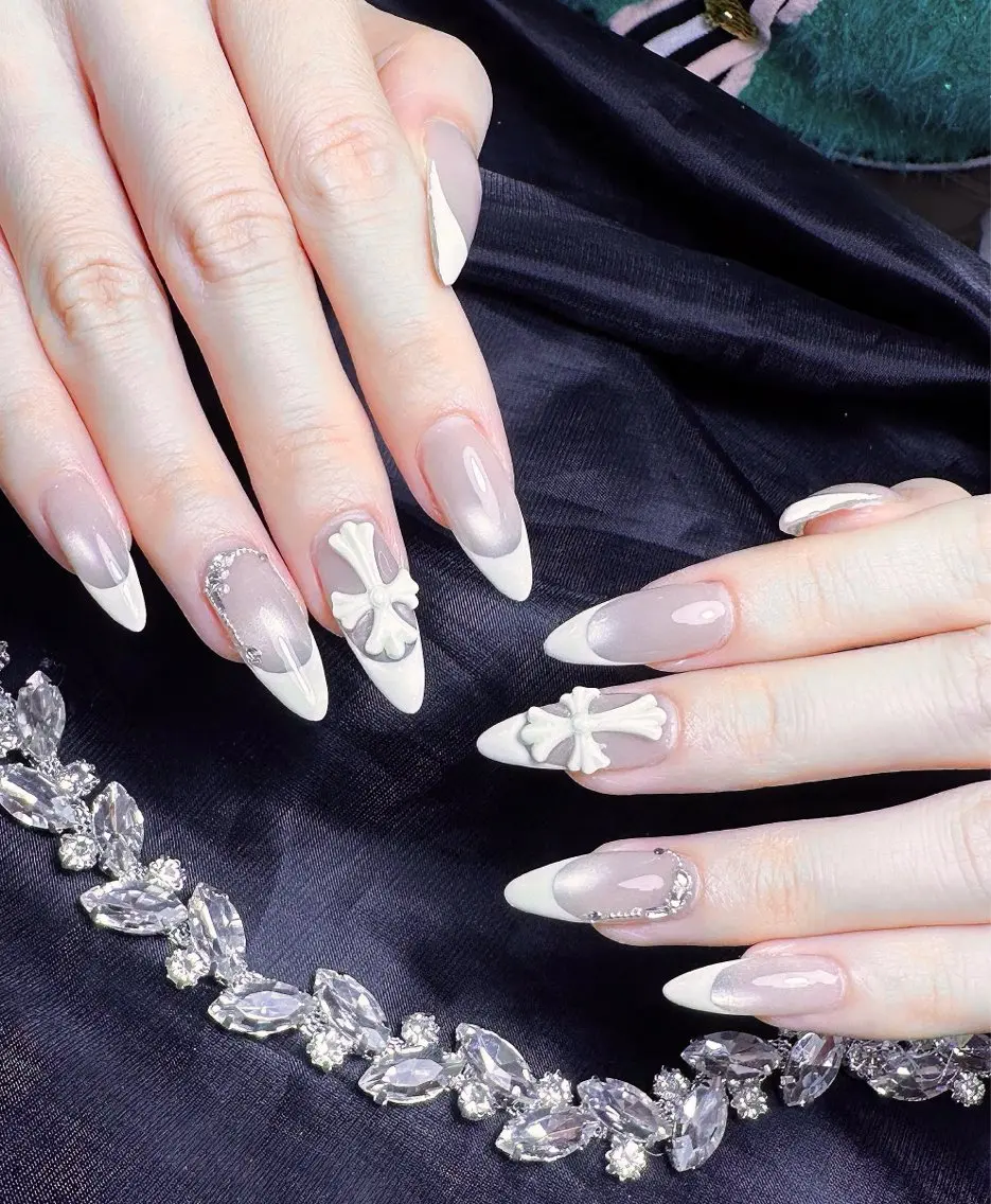 ネイル ハンドネイル moon nailsのネイルデザイン