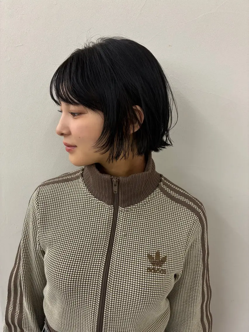 ショート ボブ 外ハネヘア 杉浦 彰紀のヘアスタイル