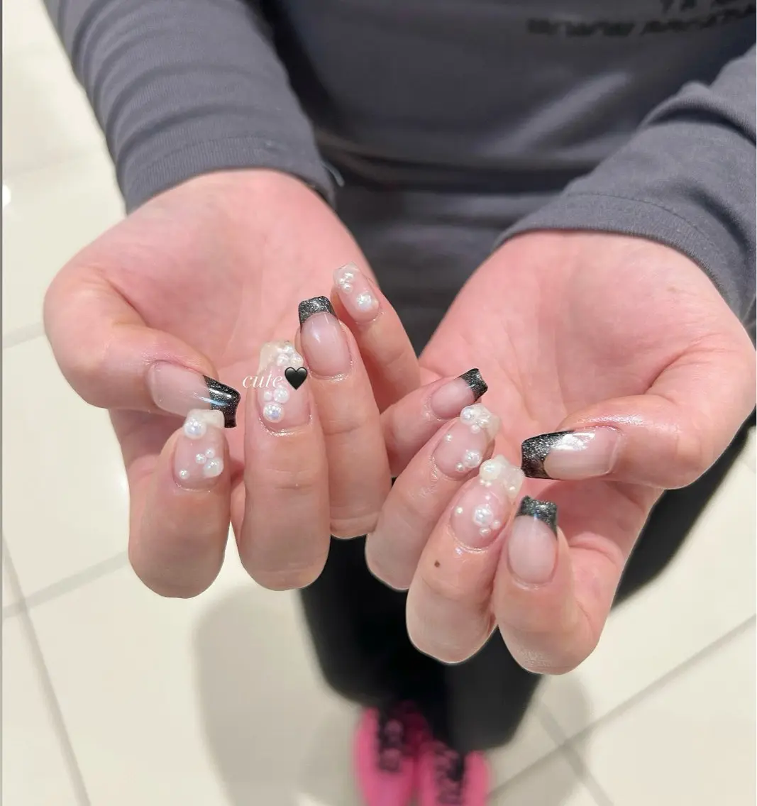 ネイル フレンチネイル 韓国ネイル ラメ(グリッター) マグネットネイル オフィスネイル ハンドネイル 🎀miyake ｜nailのネイルデザイン