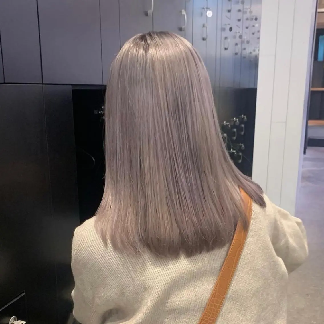 ロング カラー ヘアアレンジ ブリーチ ラベンダーカラー ラベンダーグレー 🧸ハイトーン🧸 ゆっきー🧸のヘアスタイル