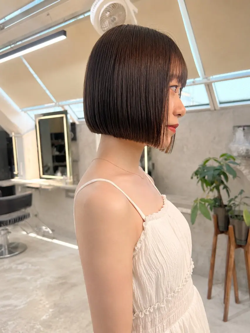 ショート カラー 切りっぱなしボブ ボブ 髪質改善 縮毛矯正 カット ヘアカラー 縮毛矯正 トリートメント 縮毛矯正× ダブルカラー/三ツ木のヘアスタイル